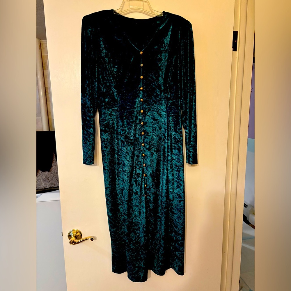 Green Velvet Woman’s Dress